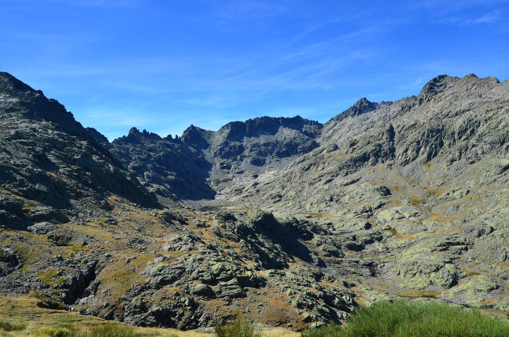 נאבארדונדה דה גרדוס Hostal Refugio De Gredos מראה חיצוני תמונה