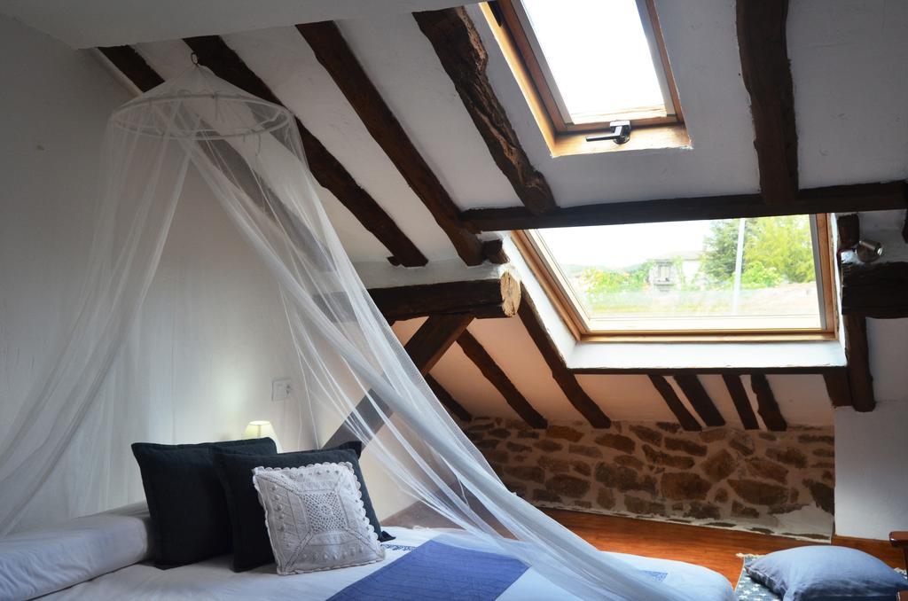 נאבארדונדה דה גרדוס Hostal Refugio De Gredos מראה חיצוני תמונה