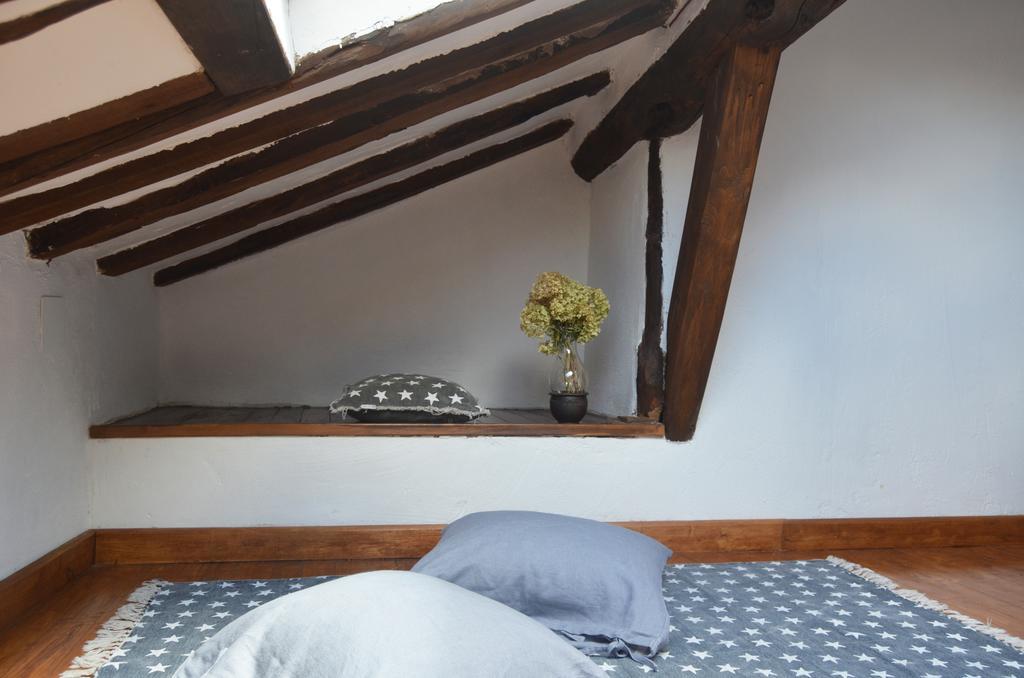 נאבארדונדה דה גרדוס Hostal Refugio De Gredos מראה חיצוני תמונה