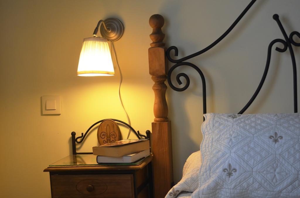 נאבארדונדה דה גרדוס Hostal Refugio De Gredos מראה חיצוני תמונה